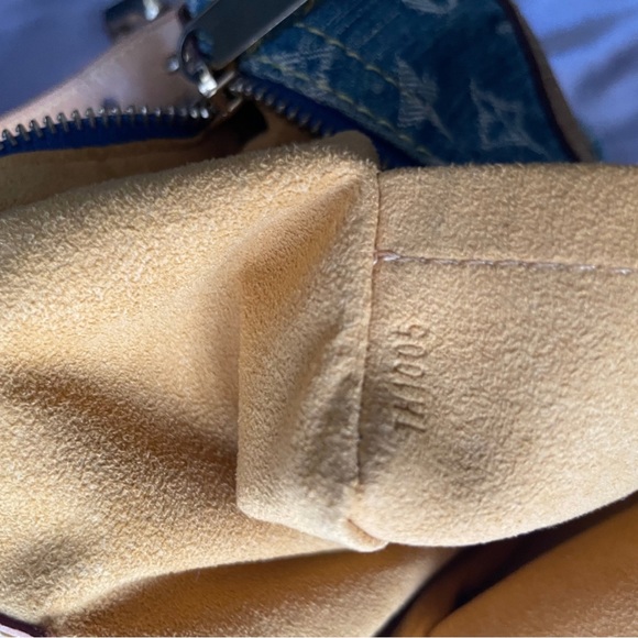 Louis Vuitton Blue Baggy PM - Picture 12 of 13